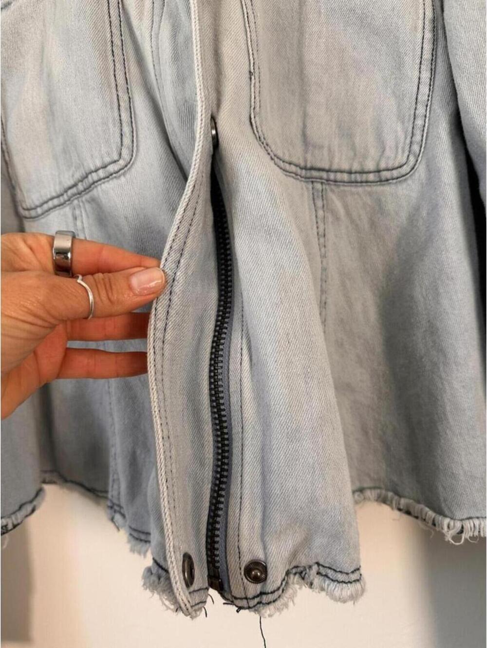 Free People Cropped Denim Jacket Hooded Raw Edge Light Wash Boho Festival L - Picture 7 of 8